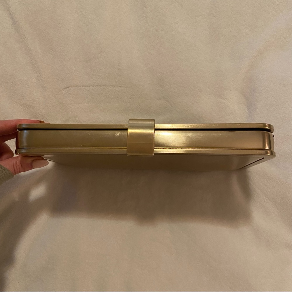 CLUTCH - Picture 3 of 6